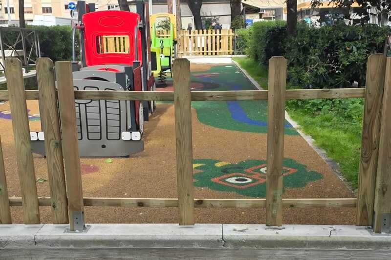 Piazza della Balduina, parco giochi vandalizzato: i cittadini diffidano il Comune