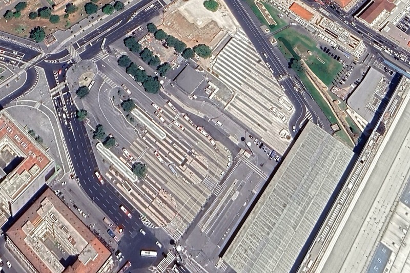 Termini, un albero finto per cancellare l’isola di calore di piazza dei Cinquecento